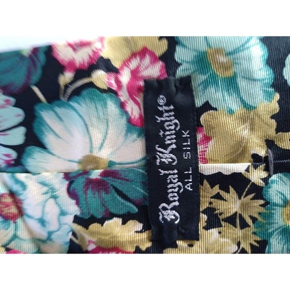 men tie - Picture 4 of 6